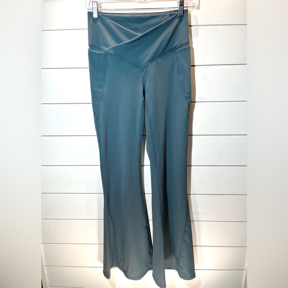 Fabletics PureLuxe high waisted crossover flares - Picture 3 of 9